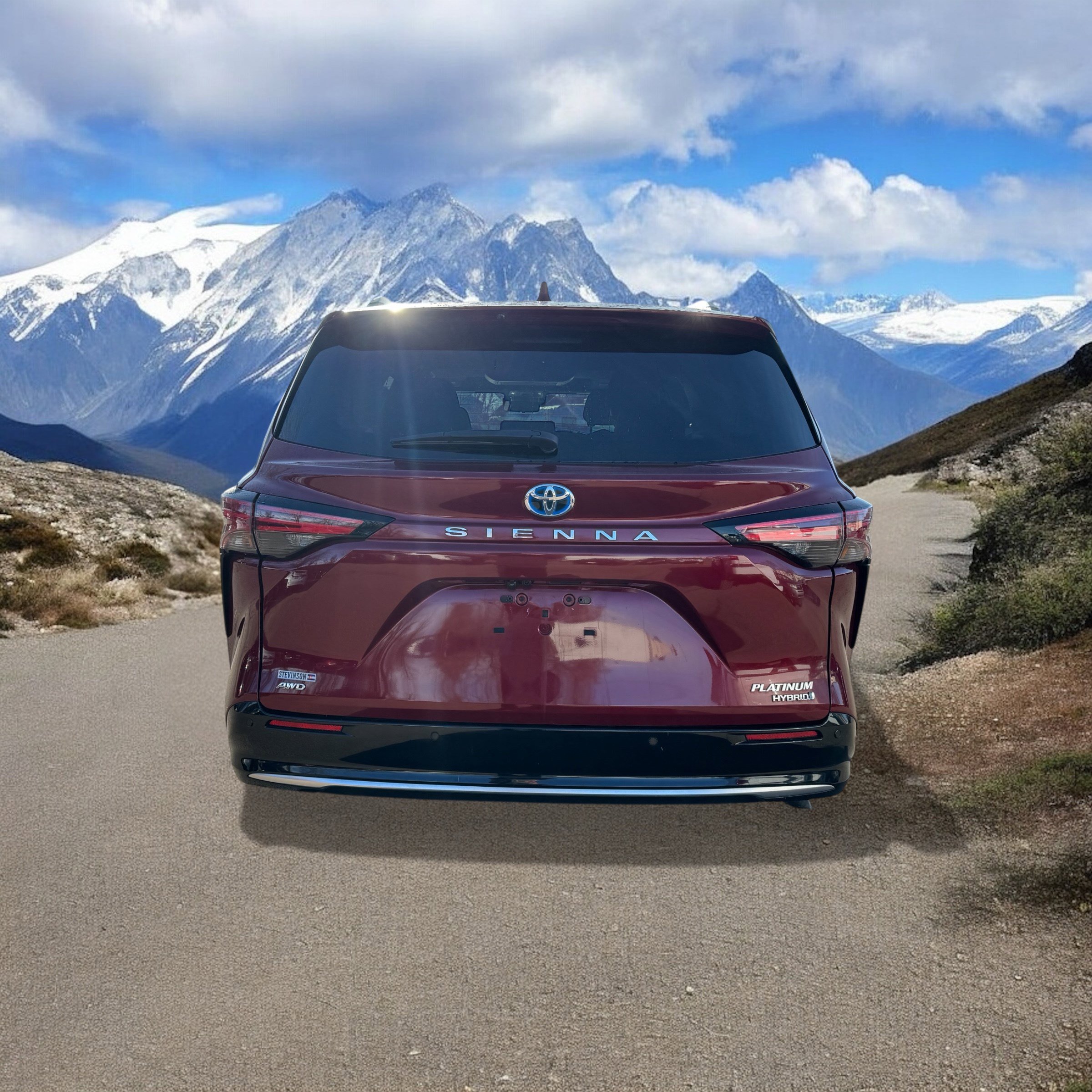 Used 2023 Toyota Sienna Platinum image 4