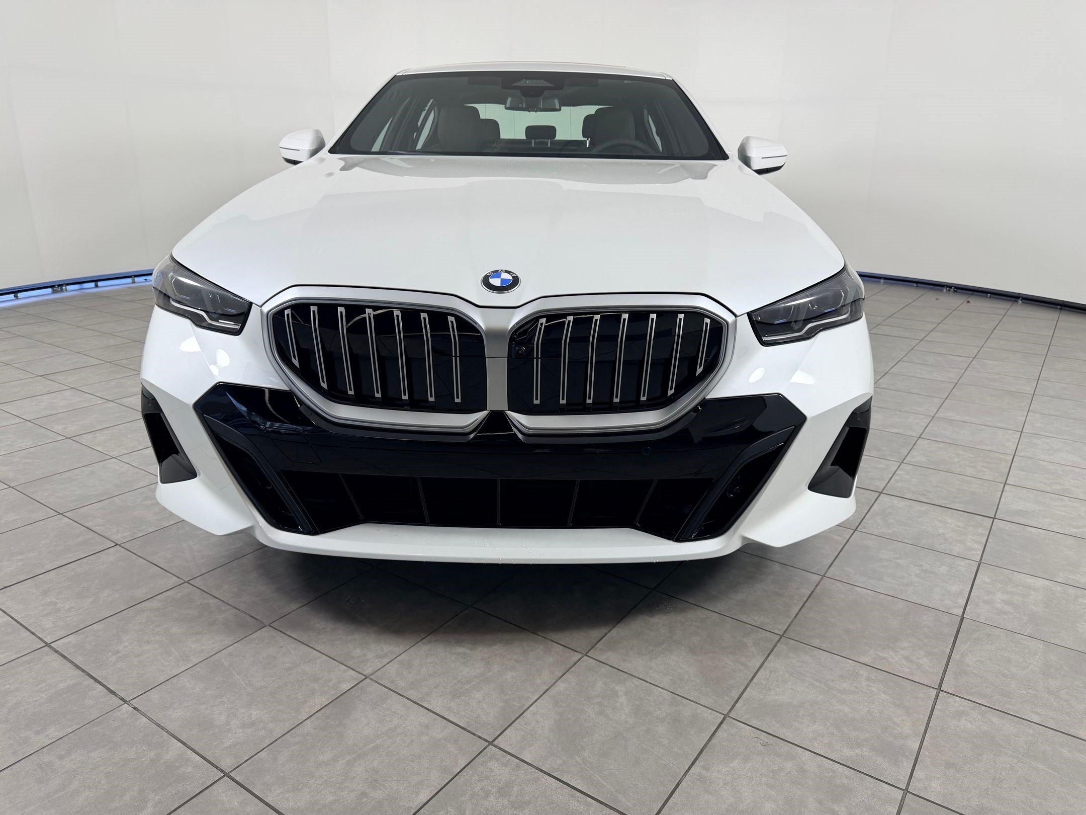 Used 2026 BMW 530i w/ M Sport Package RWD image 6