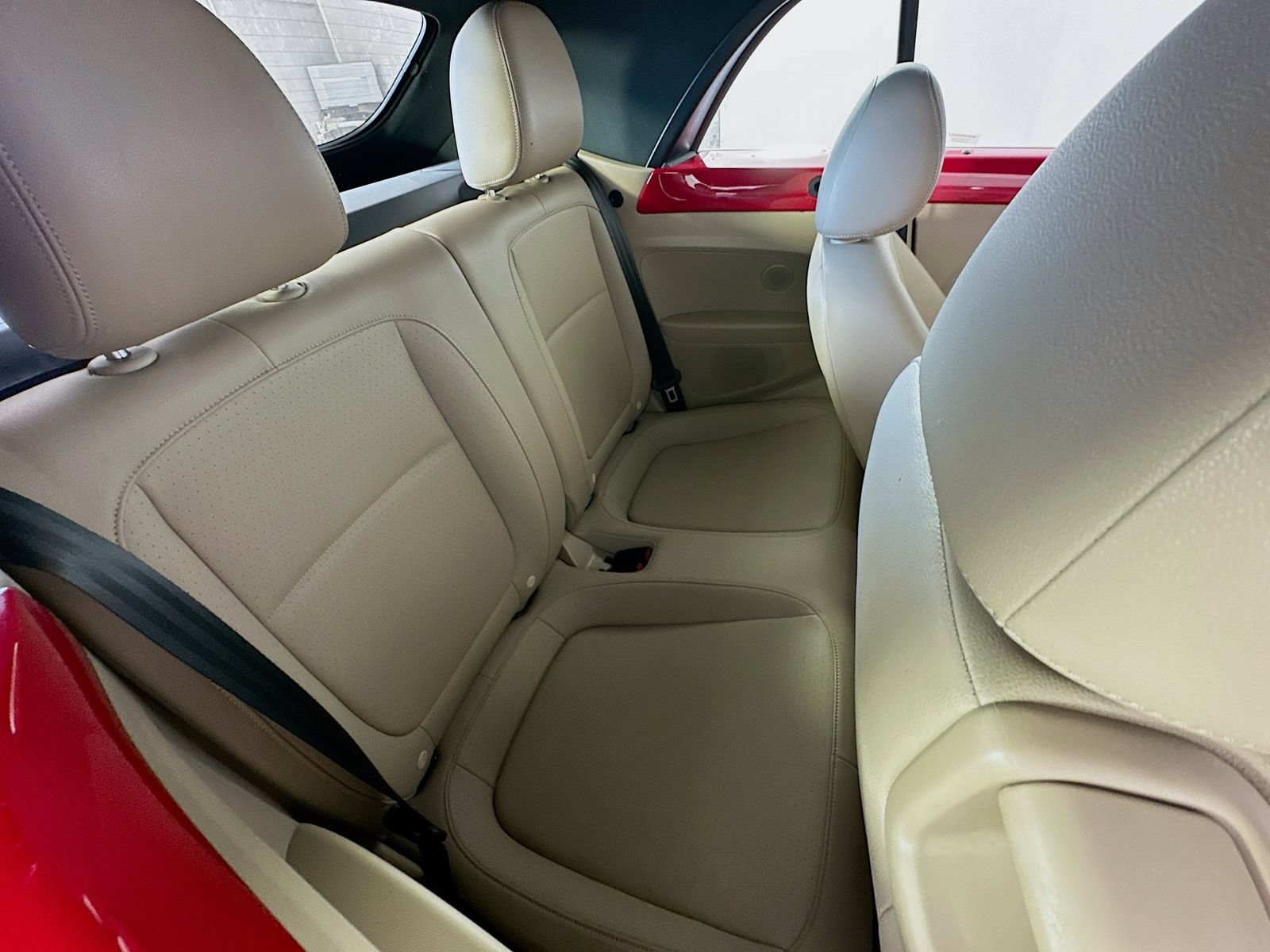 Used 2019 Volkswagen Beetle 2.0T S FWD image 24