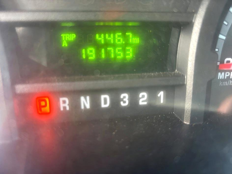 Used 2014 Ford E-350 and Econoline 350 Super Duty Wagon image 2