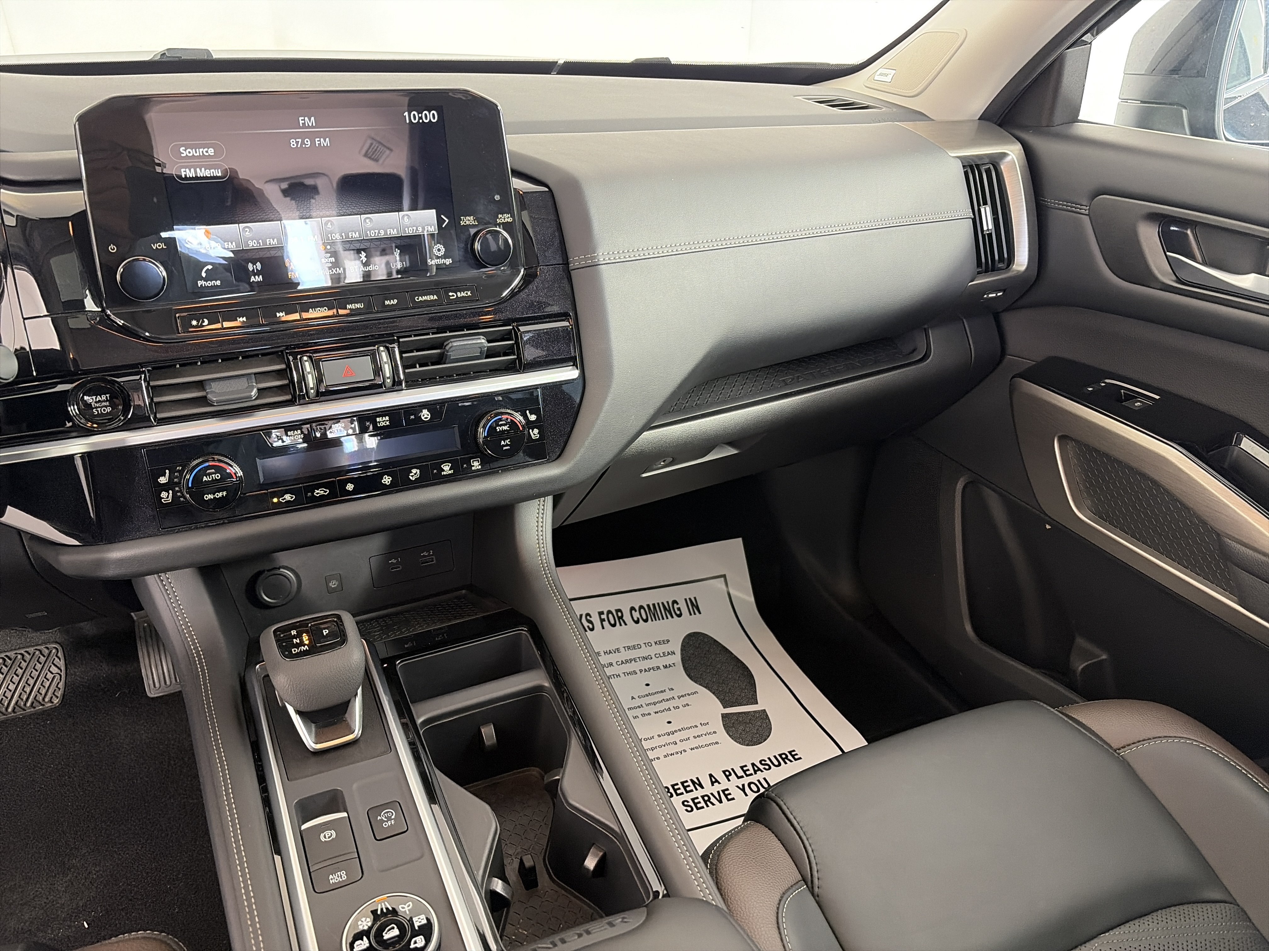 Certified 2025 Nissan Pathfinder Platinum w/ Lighting Package (N93) AWD/4WD image 2