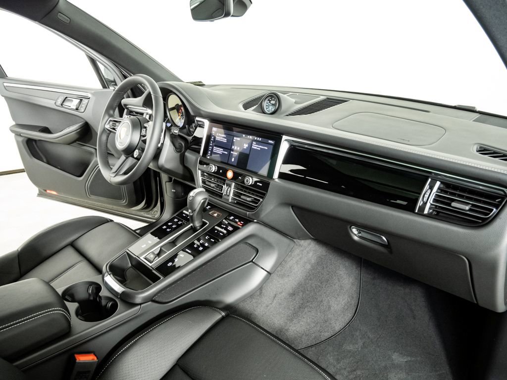 New 2026 Porsche Macan S image 25