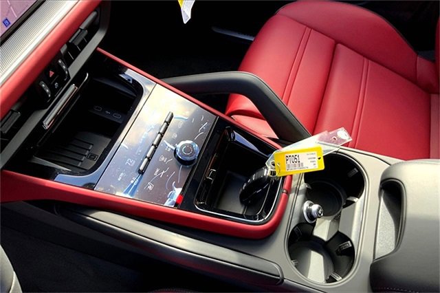 New 2026 Porsche Cayenne E-Hybrid Coupe image 36