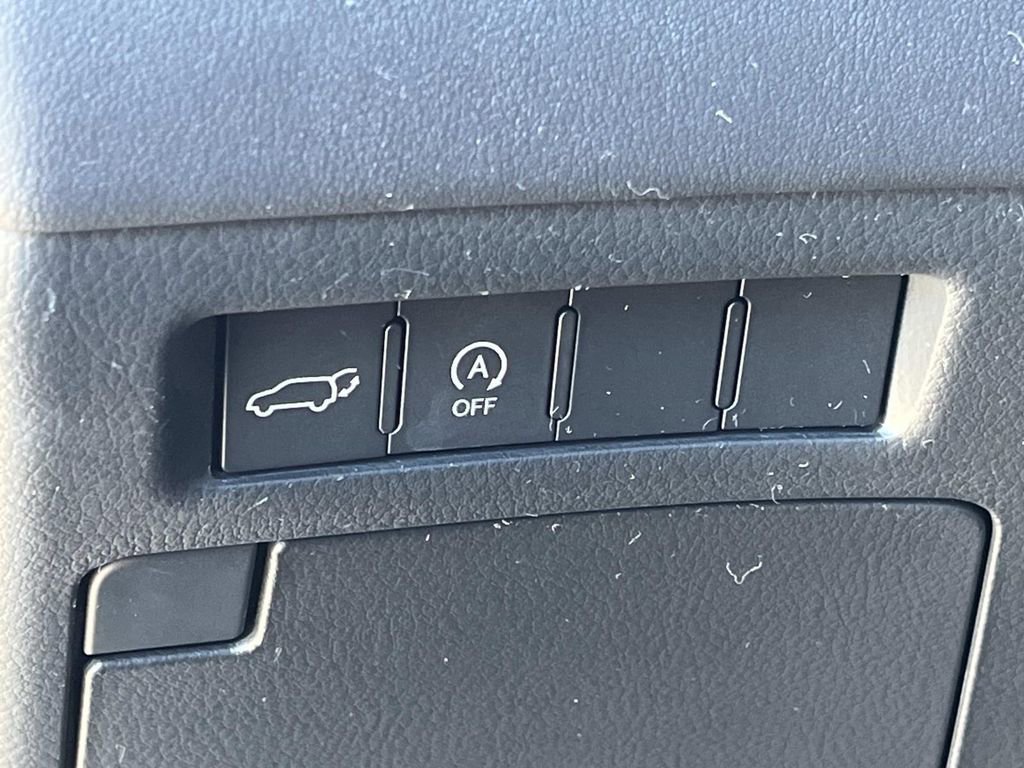 Used 2023 Lexus LX 600 4WD w/ Appearance Package image 33