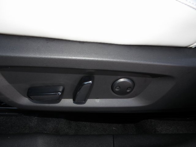 New 2025 Mitsubishi Outlander SE image 18