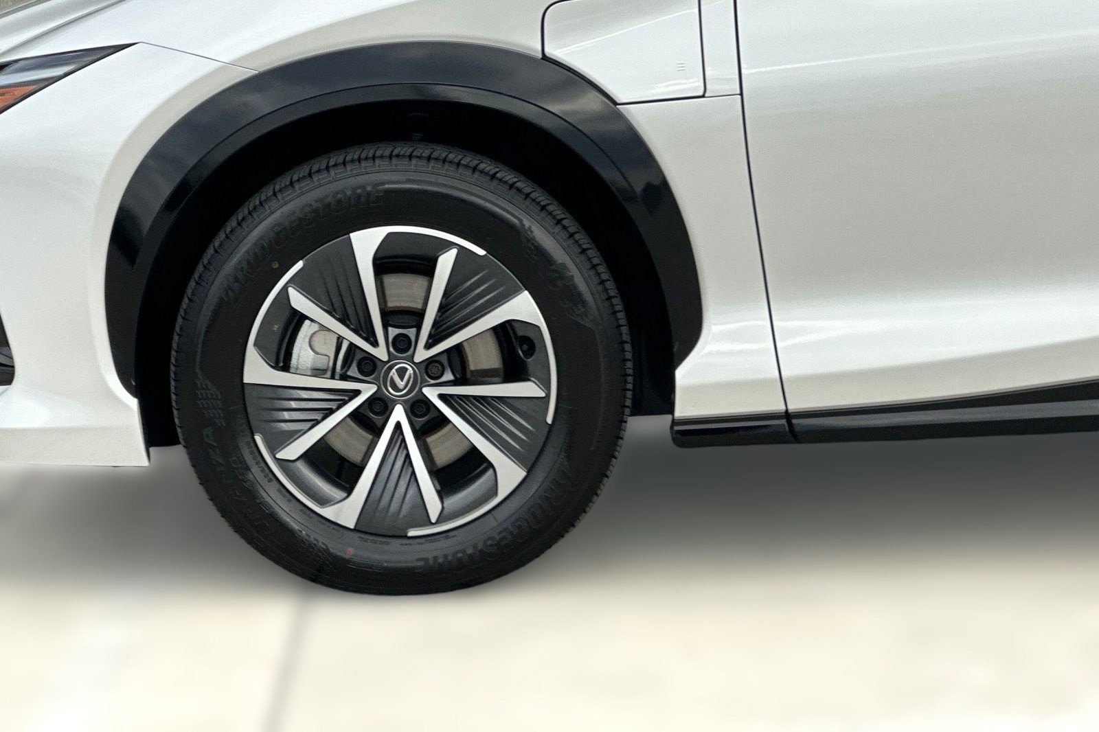 Used 2025 Lexus RZ 300e image 12