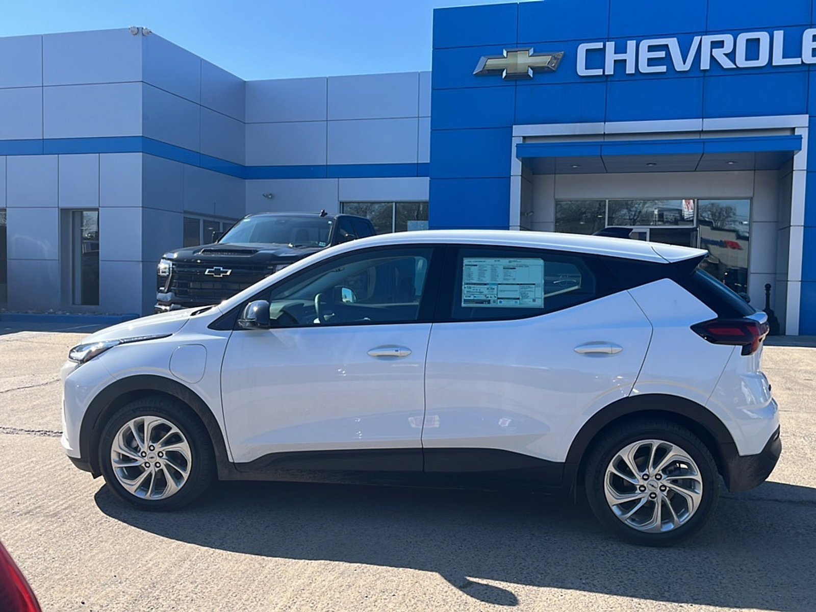 New 2027 Chevrolet Bolt LT w/ Comfort Package FWD image 7