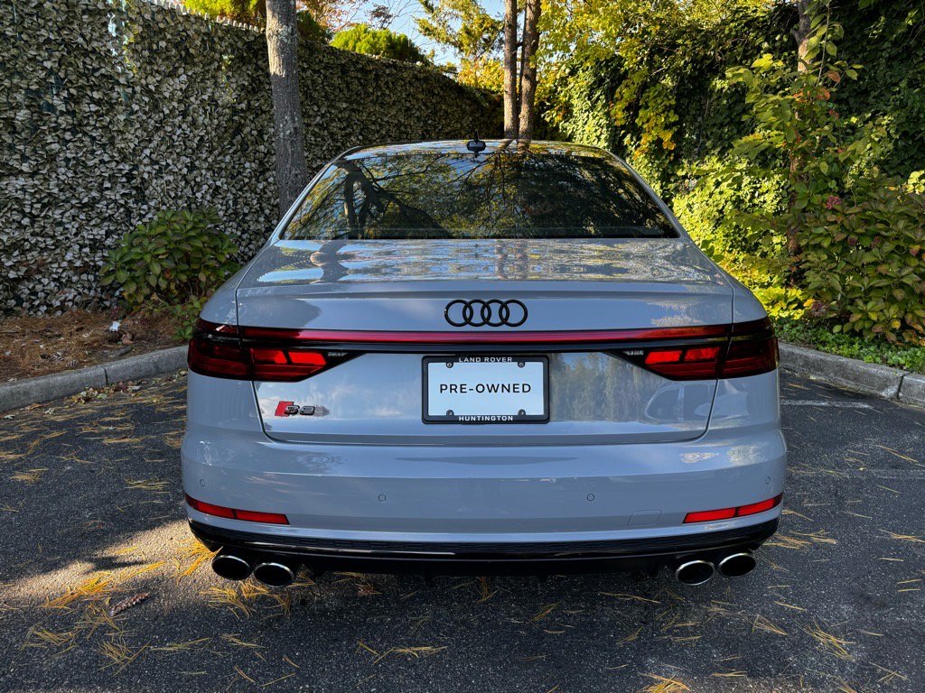 Used 2021 Audi S8 L w/ S8 Executive Package image 5