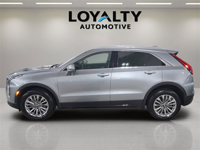 Used 2025 Cadillac XT4 Premium Luxury image 2