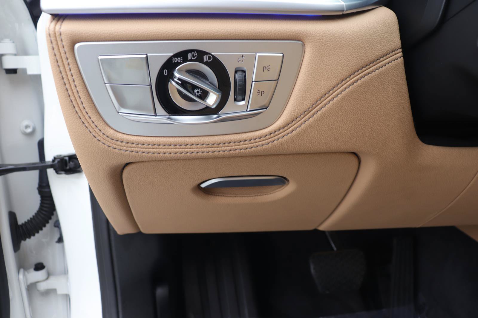 Used 2022 BMW 740i w/ Premium Package RWD image 24