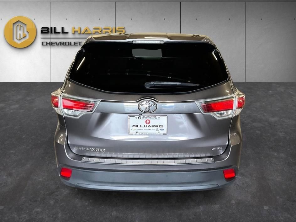 Used 2016 Toyota Highlander LE w/ Protection Package #3 AWD/4WD image 11
