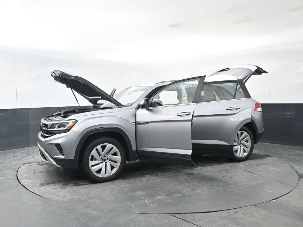 Used 2022 Volkswagen Atlas Cross Sport SE image 28