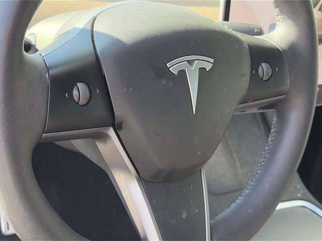 Used 2023 Tesla Model Y Performance AWD/4WD image 14
