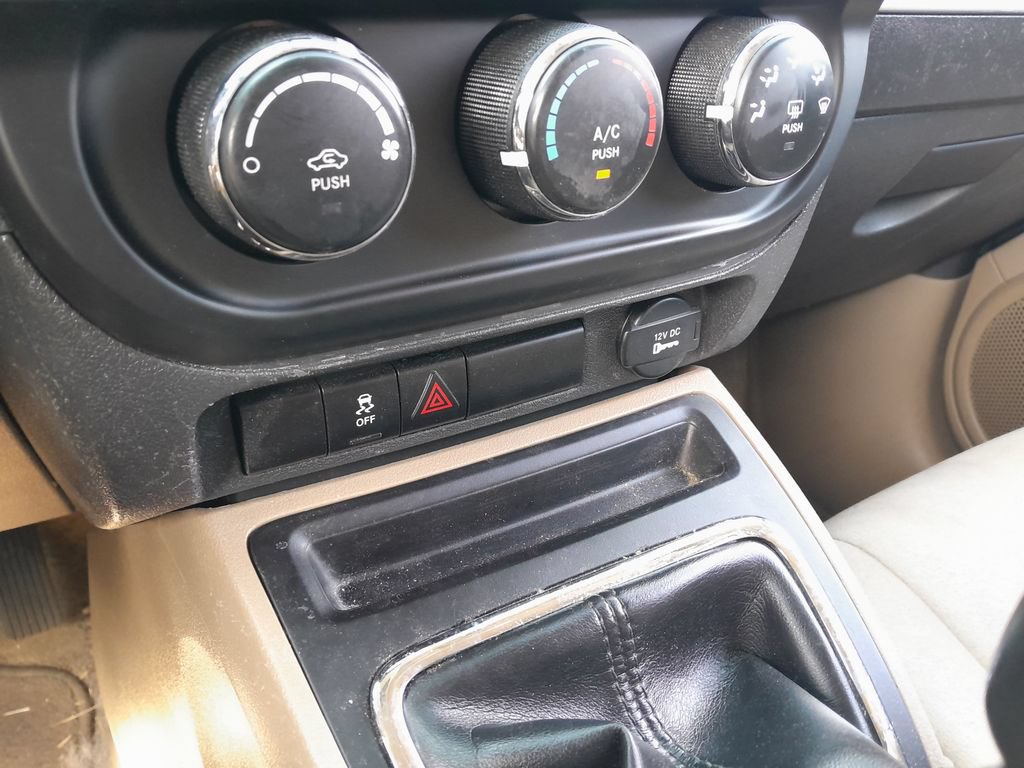 Used 2014 Jeep Compass Sport w/ Power Value Group AWD/4WD image 24