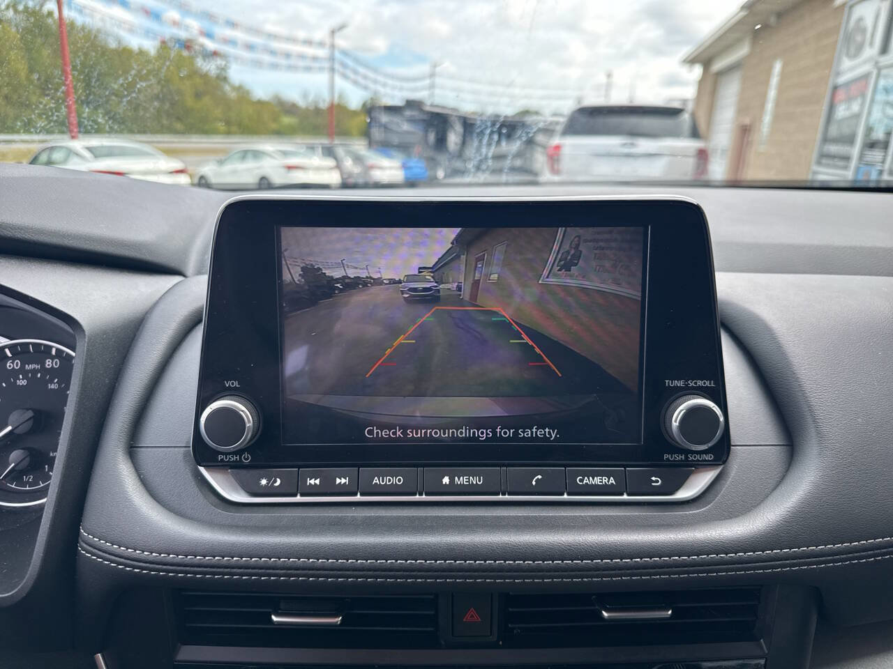 Used 2024 Nissan Rogue SV image 13