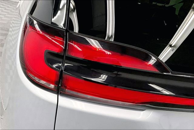 Used 2024 Chrysler Pacifica Limited image 33