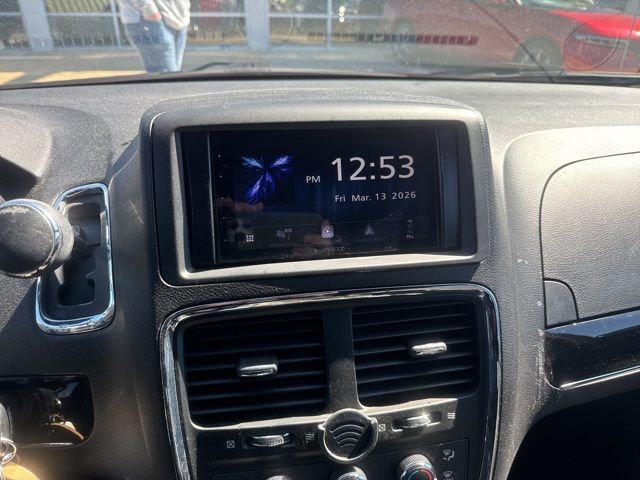 Used 2017 Dodge Grand Caravan SE image 7