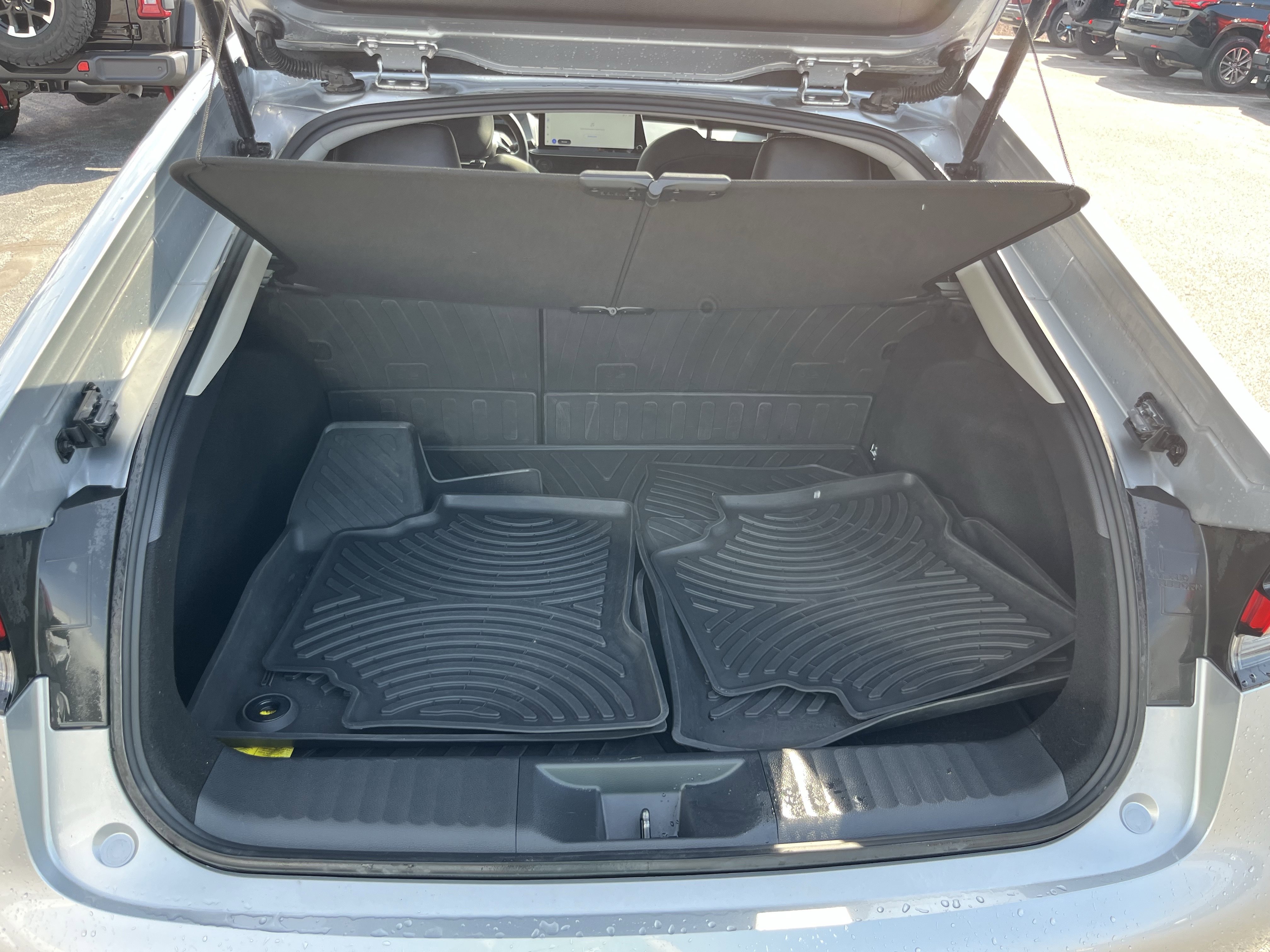 Used 2024 Toyota Prius XLE image 5