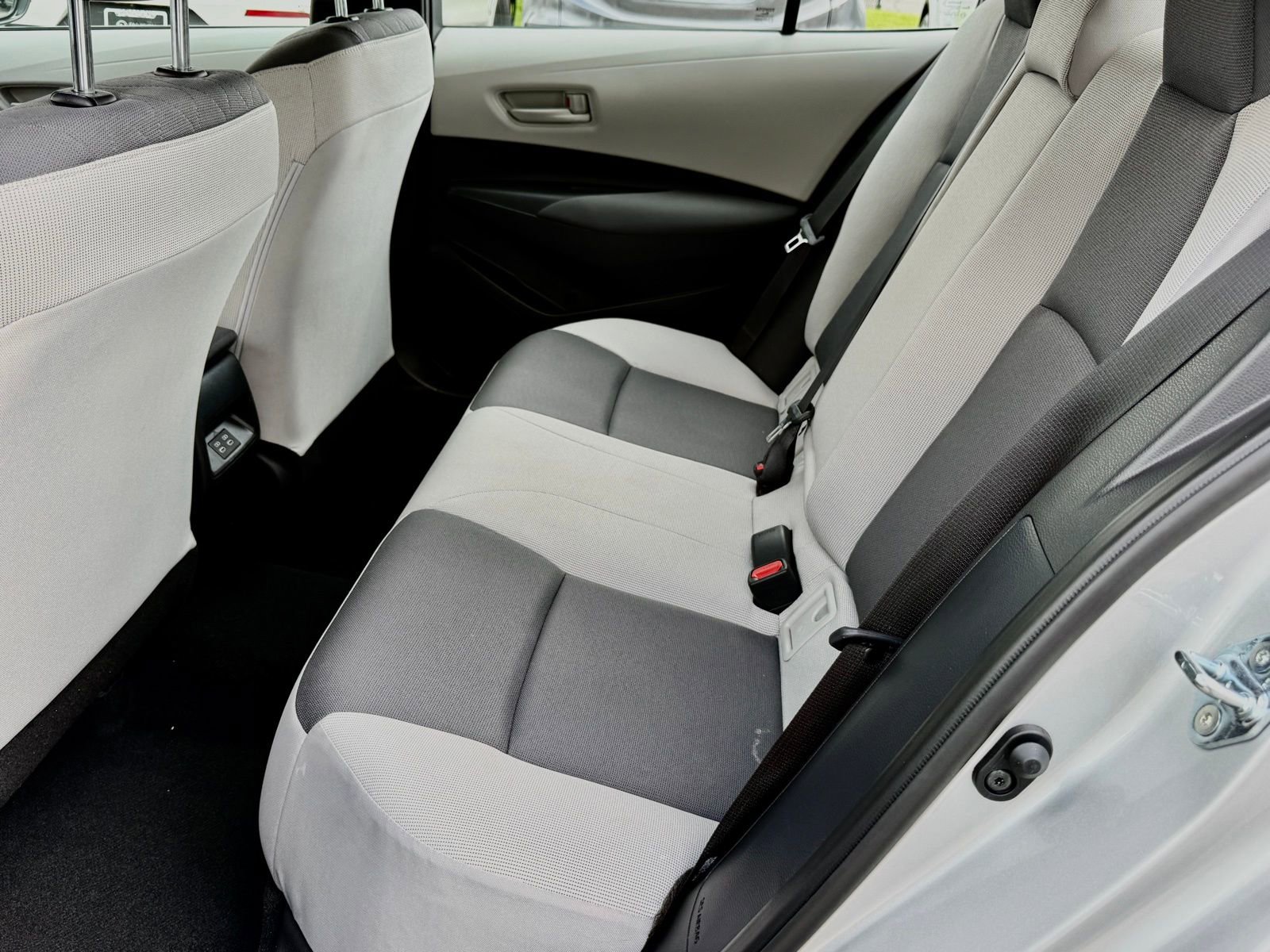 Used 2026 Toyota Corolla LE w/ LE Premium Package FWD image 39