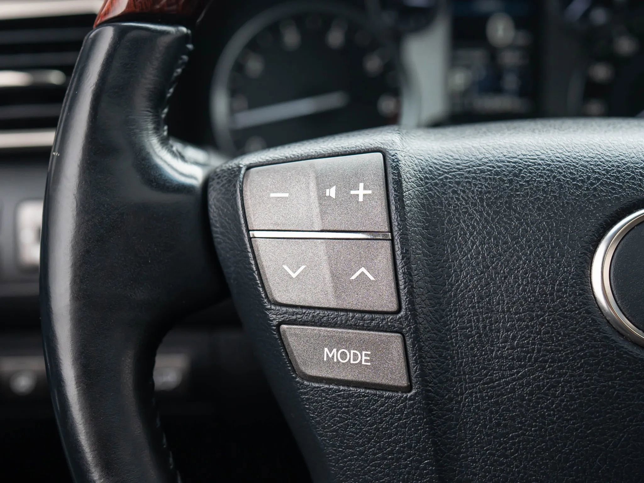 Used 2015 Lexus LX 570 4WD image 44