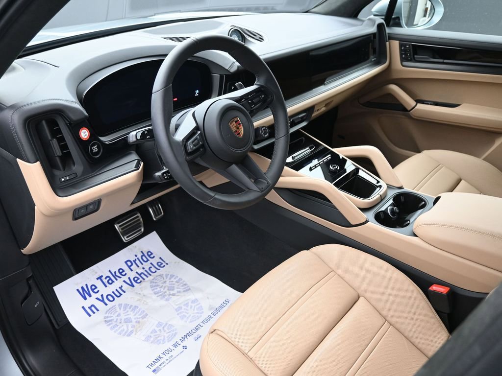 Certified 2025 Porsche Cayenne GTS image 12