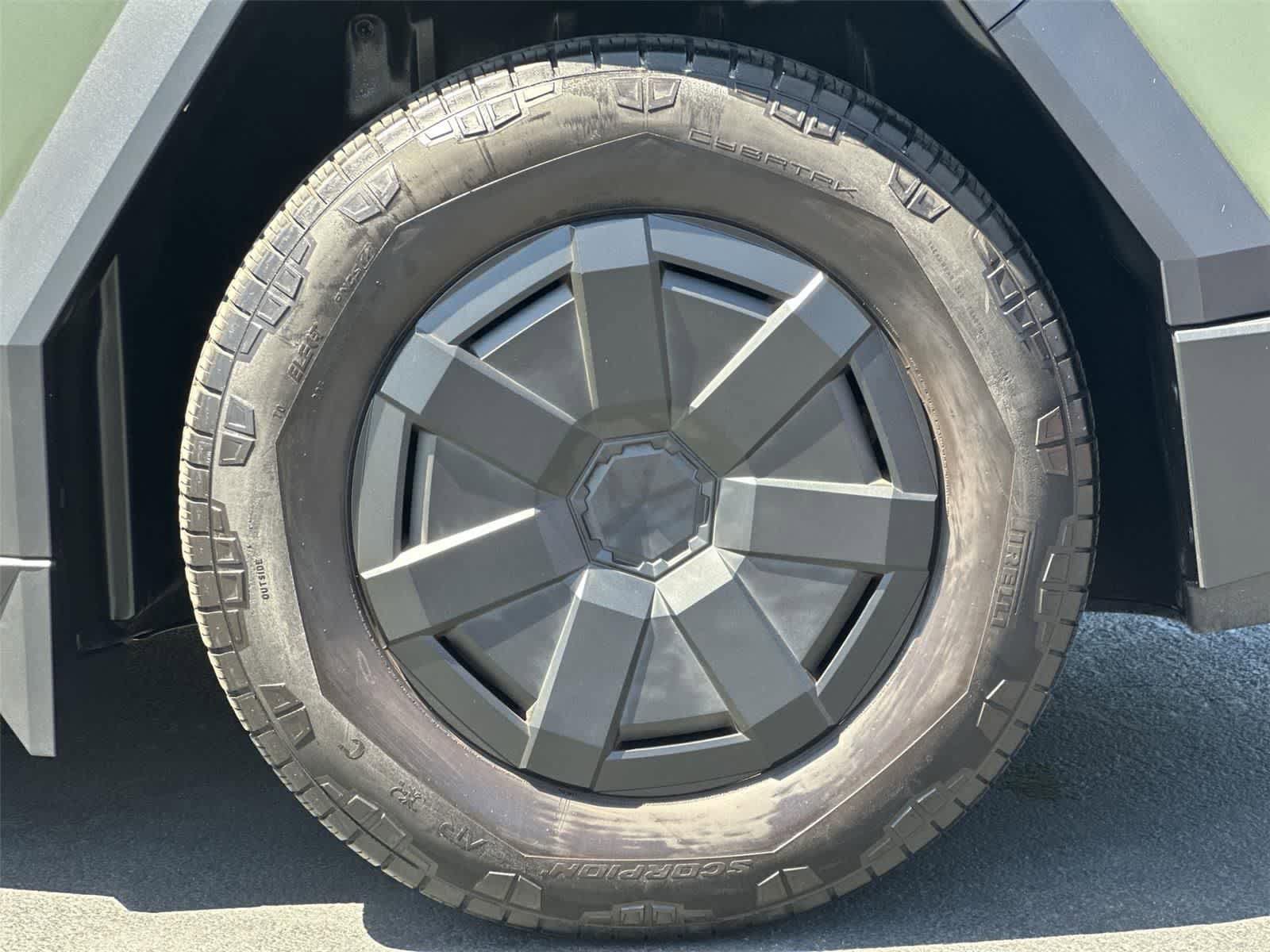 Used 2024 Tesla Cybertruck Cyberbeast AWD/4WD image 8