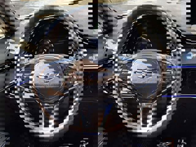 Used 2025 Genesis GV70 3.5T Sport image 22