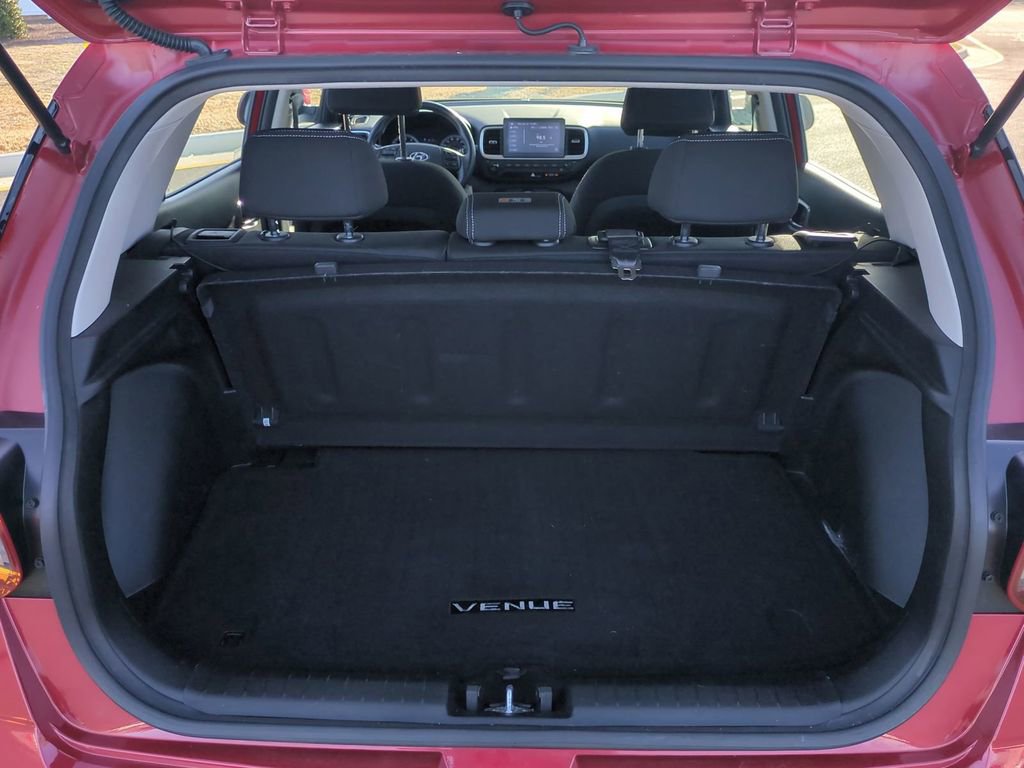 Used 2022 Hyundai Venue SEL image 13