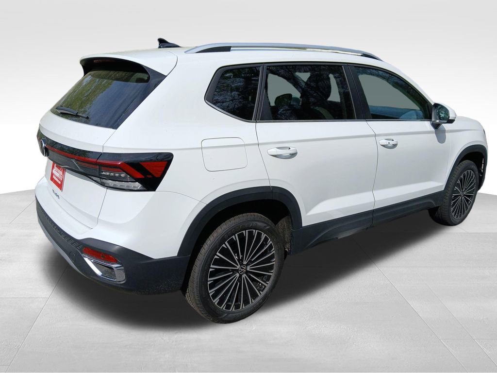 New 2026 Volkswagen Taos SE image 5
