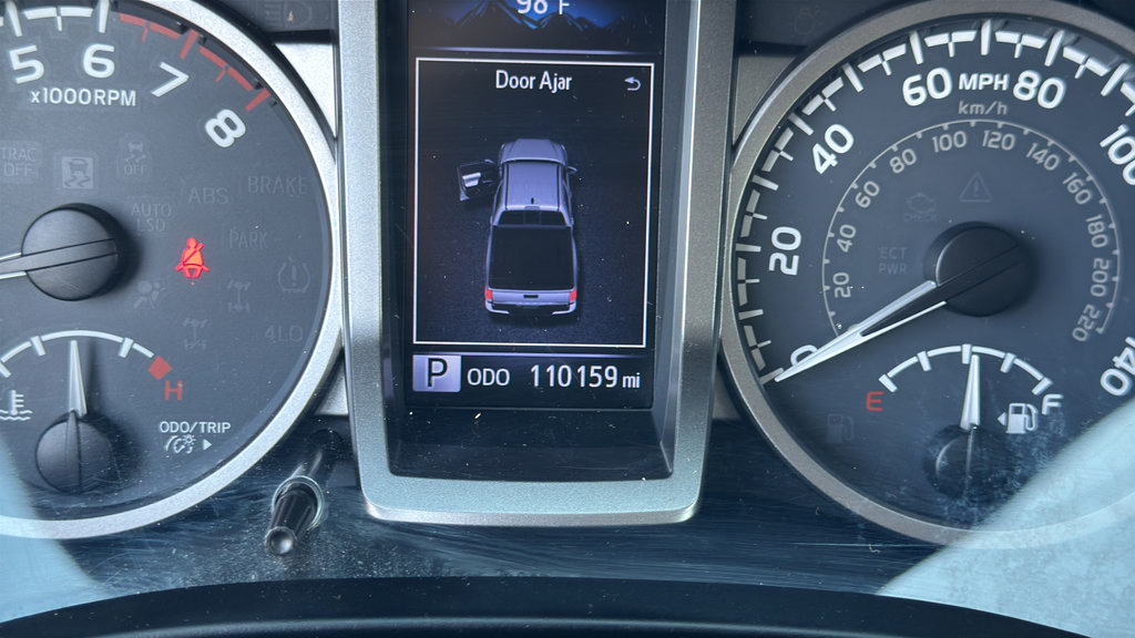 Used 2016 Toyota Tacoma SR5 w/ Towing Package RWD image 30