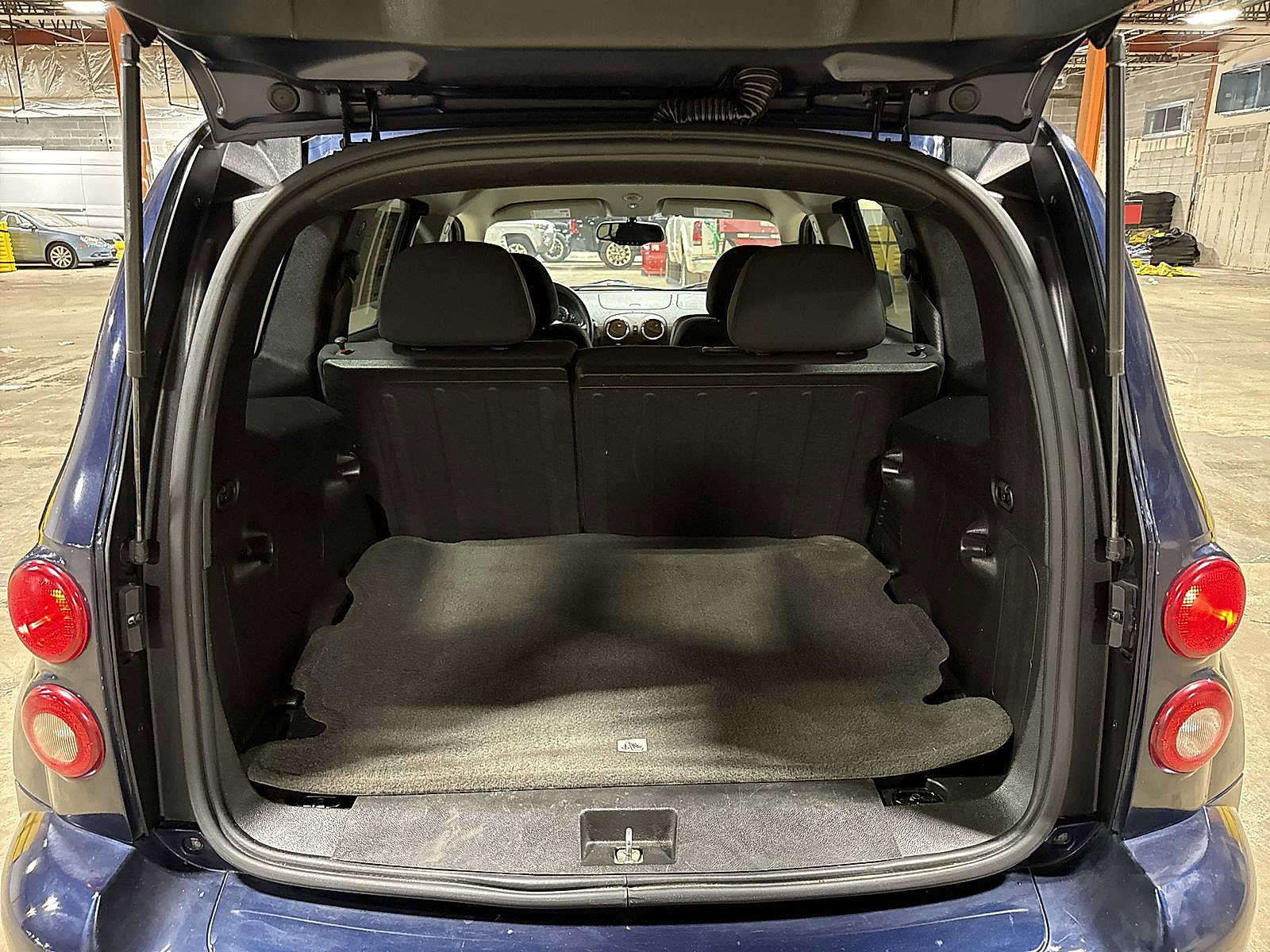 Used 2008 Chevrolet HHR LS image 11