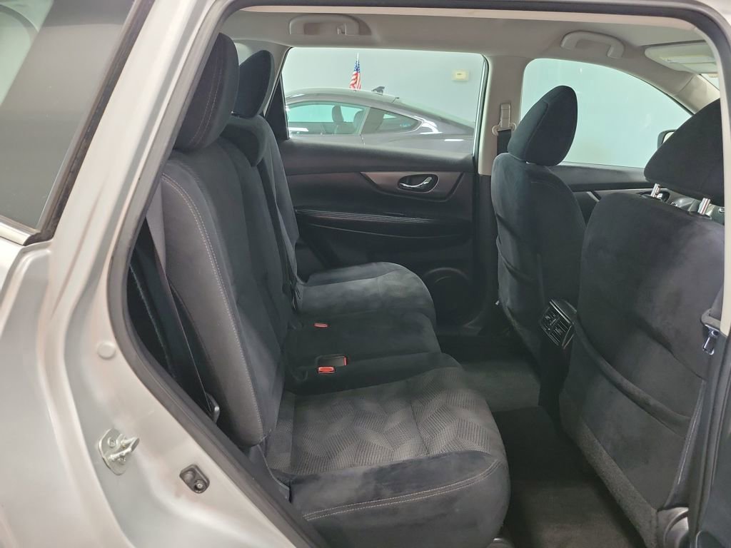 Used 2015 Nissan Rogue S image 16