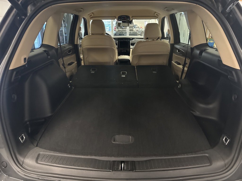 Used 2022 Jeep Grand Cherokee Limited w/ Luxury Tech Group II image 29