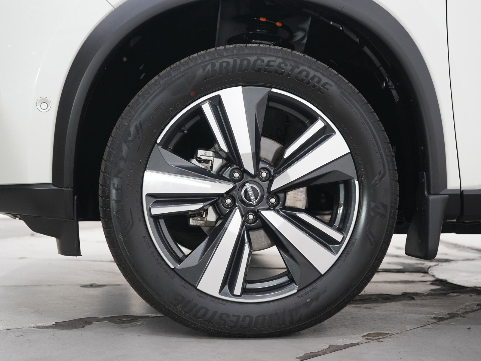 Used 2023 Nissan Rogue Platinum AWD/4WD image 31