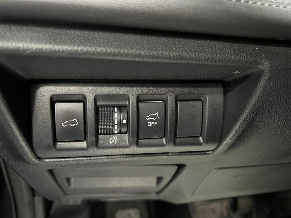Used 2023 Subaru Outback Limited XT image 17