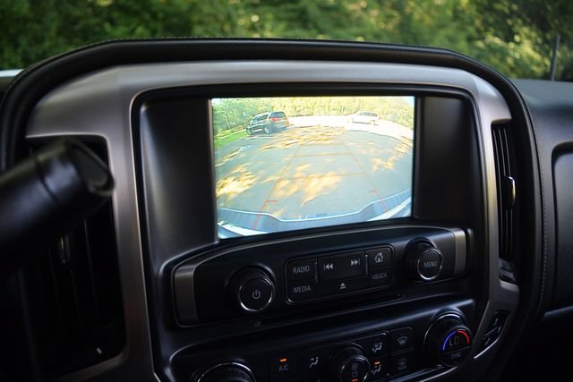 Used 2019 GMC Sierra 2500 Denali w/ Duramax Plus Package AWD/4WD image 10