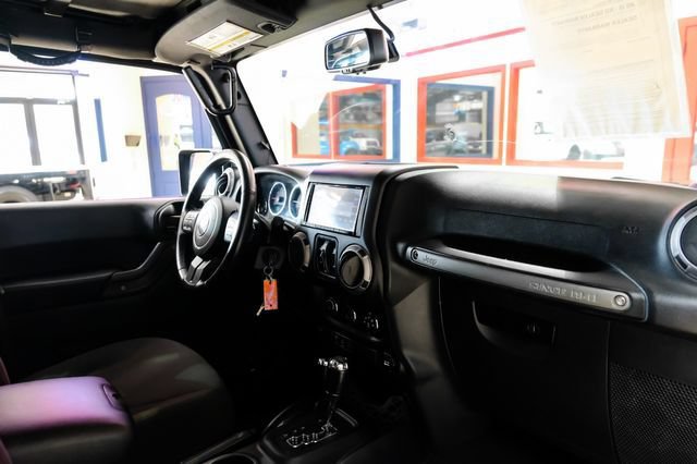 Used 2017 Jeep Wrangler Unlimited Sport AWD/4WD image 12