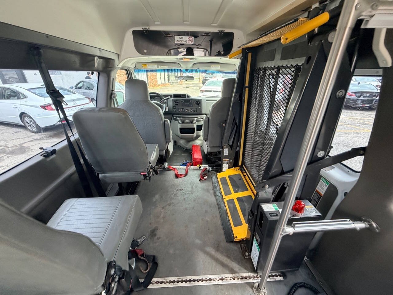 Used 2014 Ford E-250 and Econoline 250 Extended w/ Power Group RWD image 47