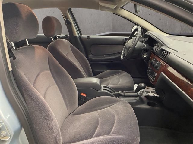 Used 2002 Chrysler Sebring LX FWD image 18