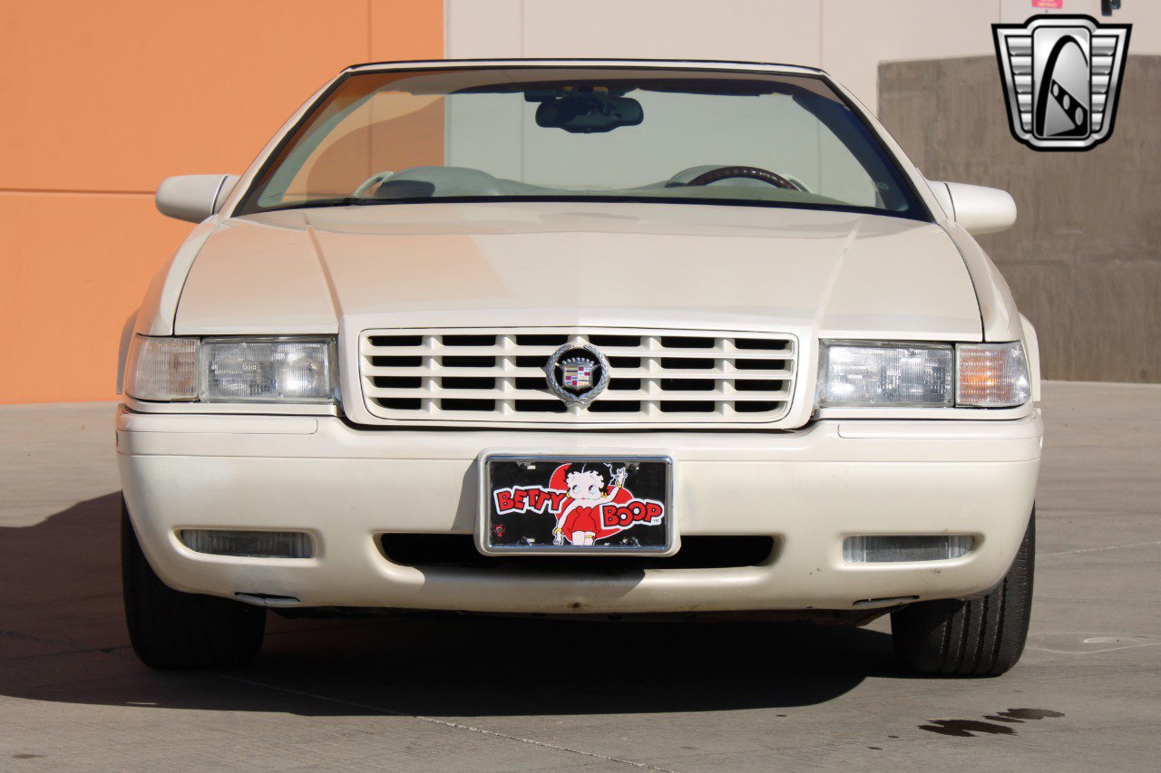 Used 2002 Cadillac Eldorado Touring w/ Preffered Equipment Group image 13