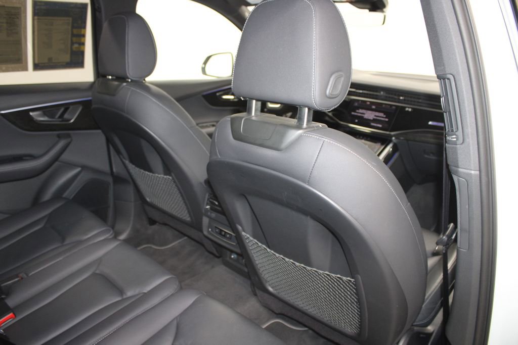 Used 2025 Audi Q7 3.0T Premium Plus AWD/4WD image 30