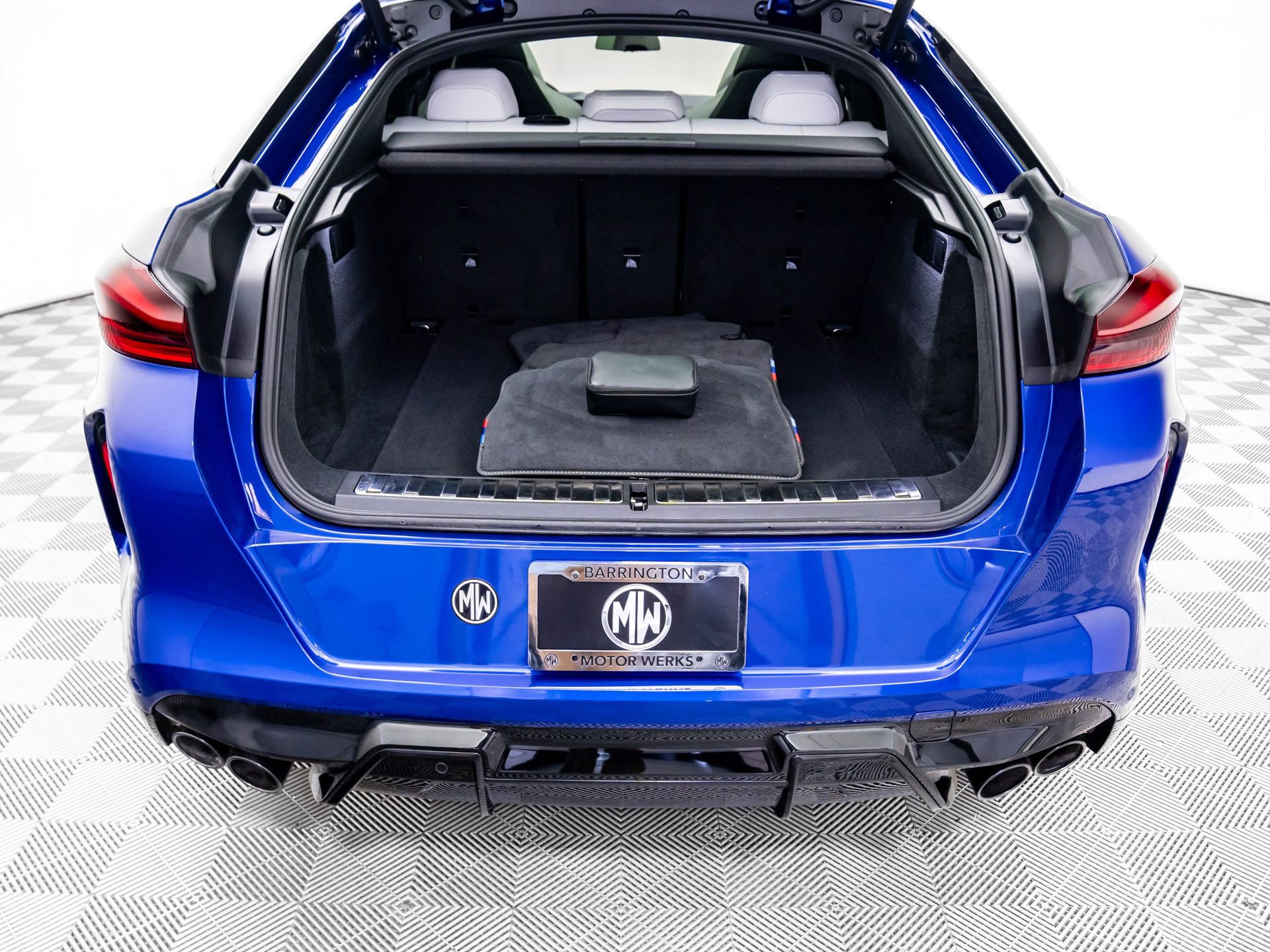 Used 2025 BMW X6 M Competition w/ Executive Package image 30