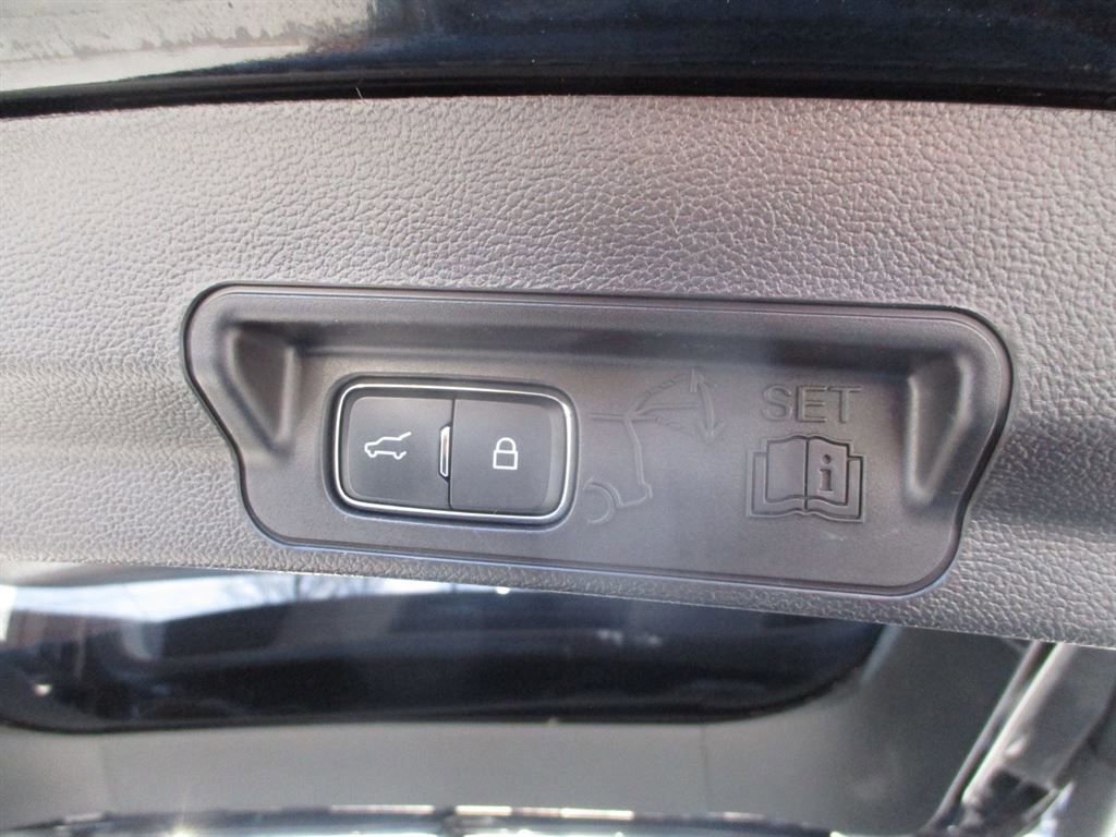 Used 2021 Ford Explorer XLT w/ Equipment Group 202A image 18