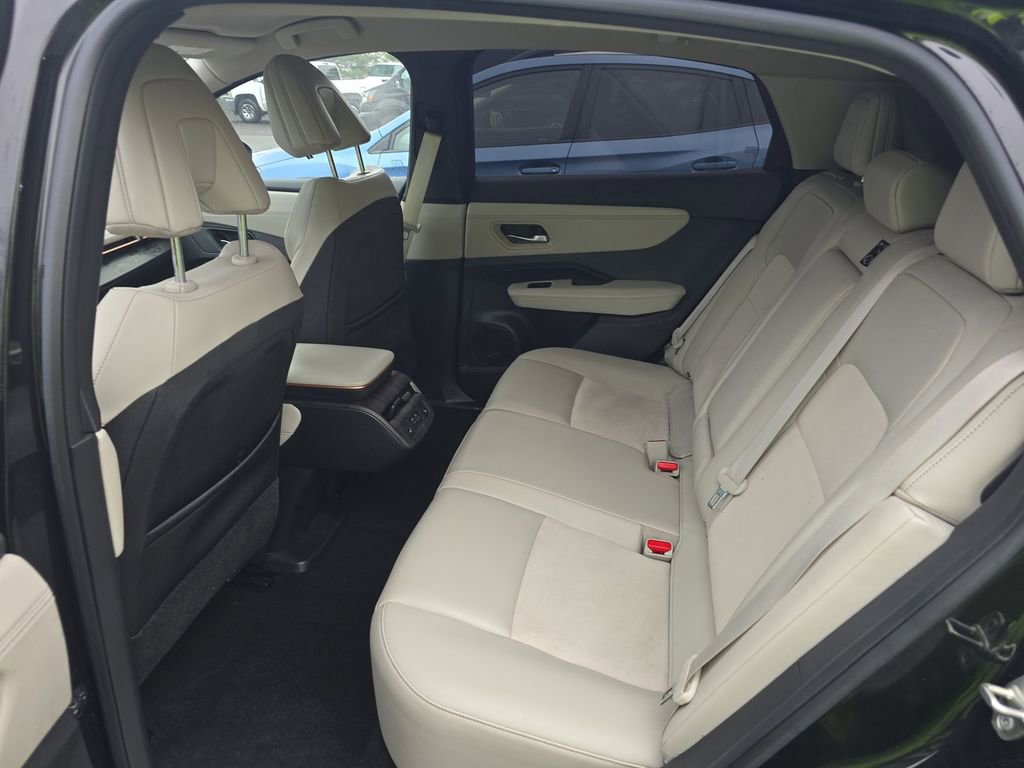 Used 2024 Nissan Ariya AWD image 4