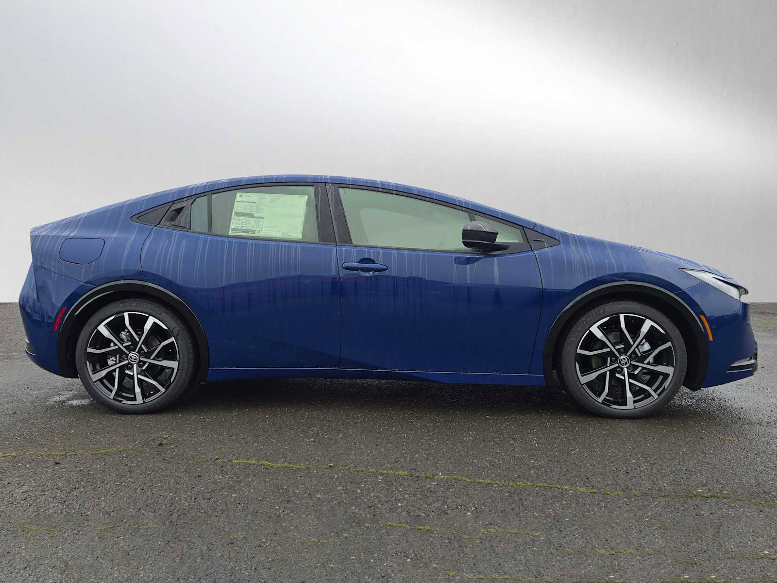 New 2025 Toyota Prius XSE image 2