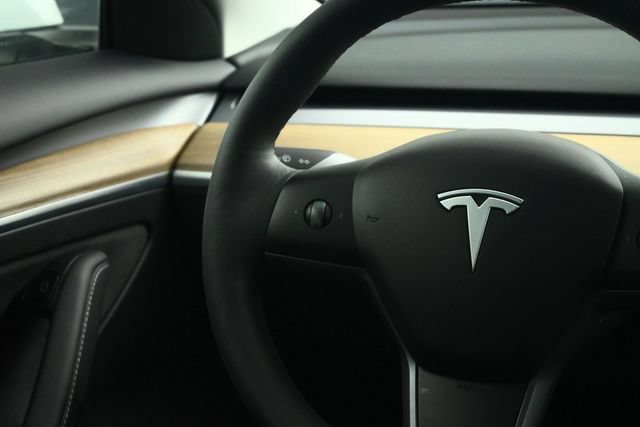 Used 2023 Tesla Model 3 Standard Range RWD image 41