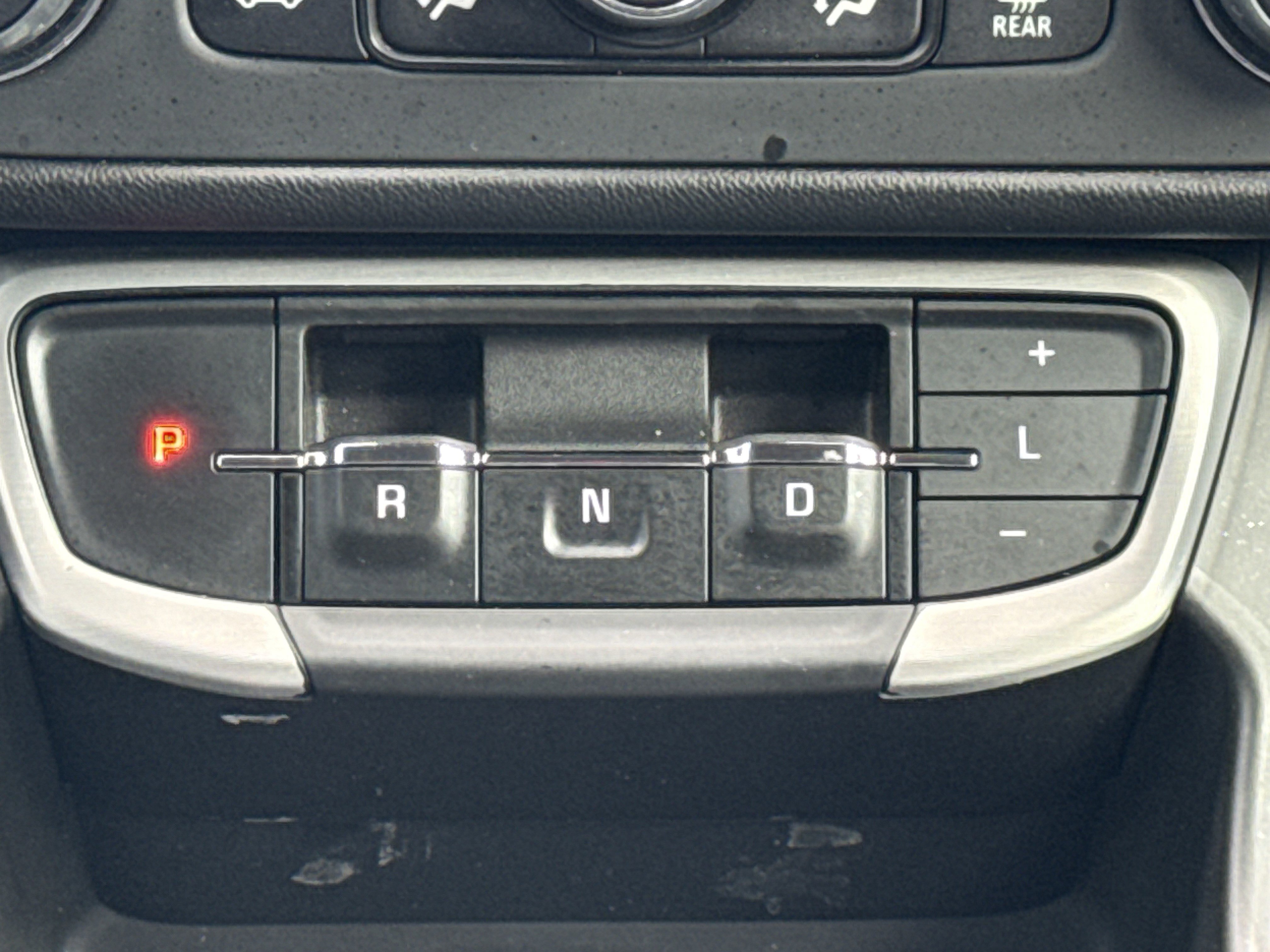 Used 2023 GMC Terrain SLE w/ Driver Convenience Package FWD image 25