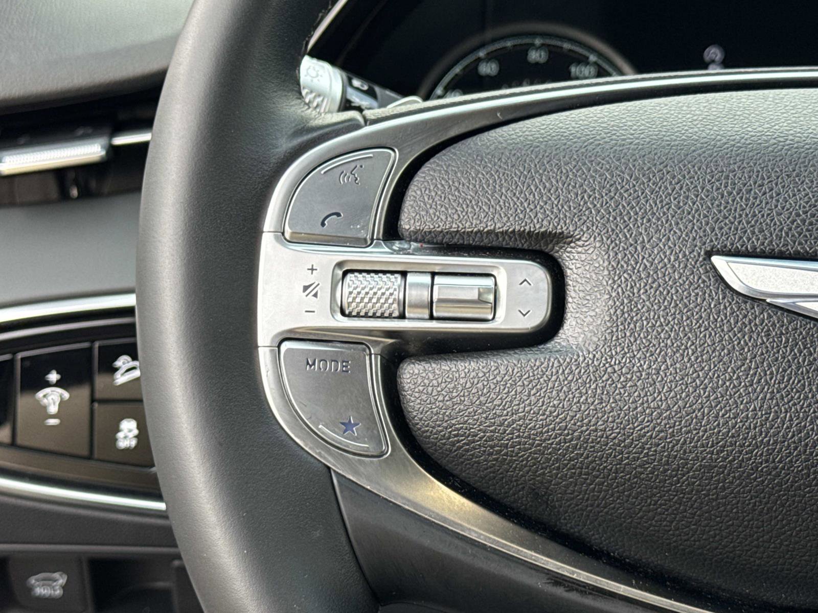 Used 2025 Genesis GV70 2.5T image 8