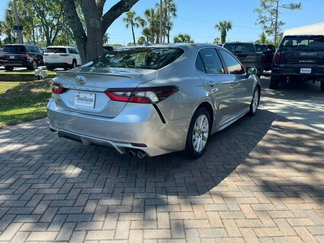 Used 2023 Toyota Camry SE image 5