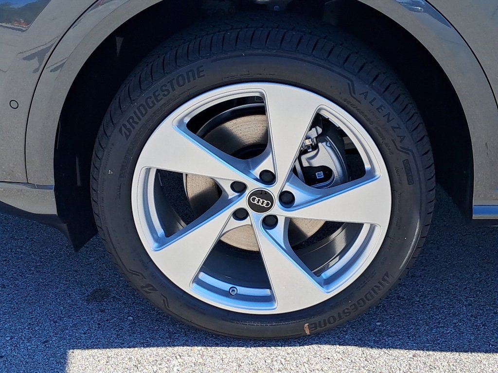 New 2025 Audi Q5 Premium Plus image 9